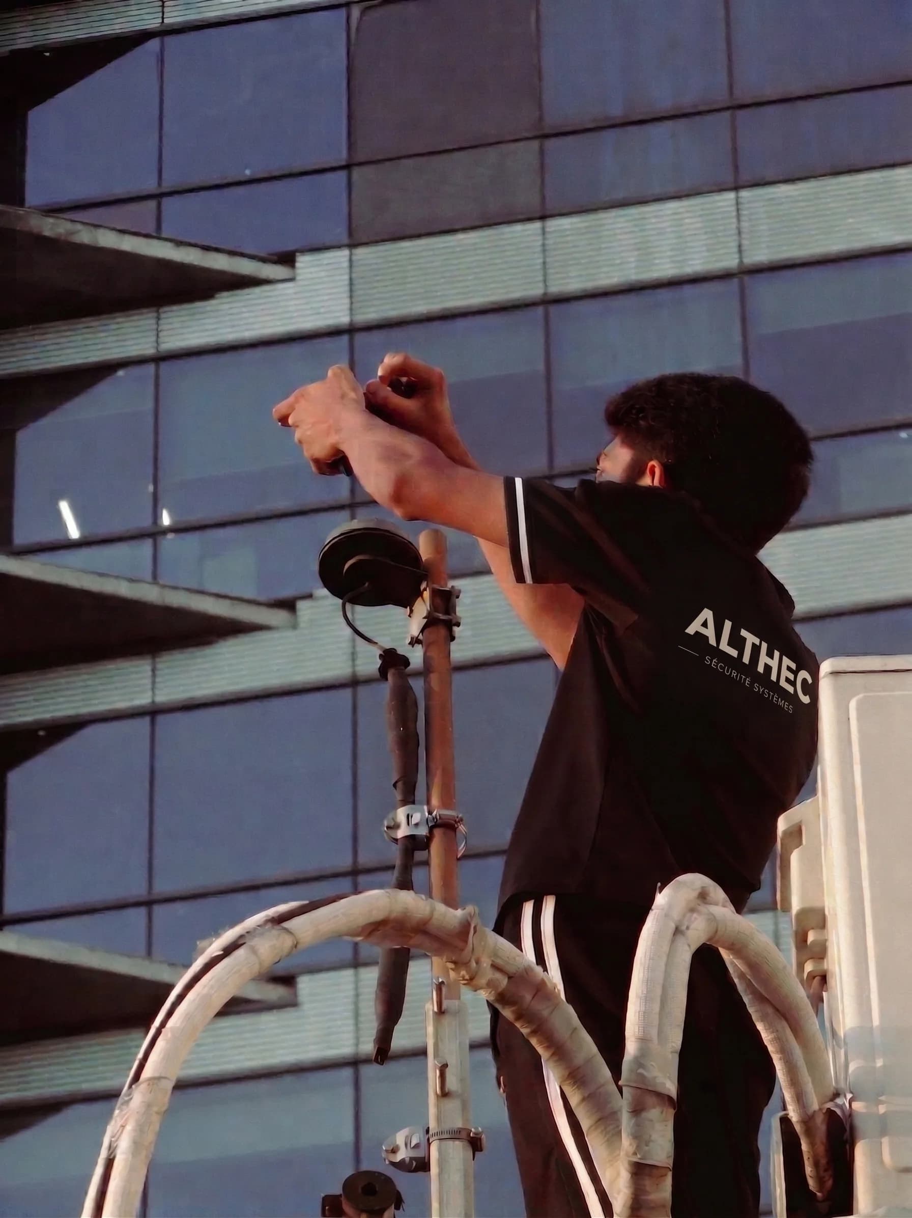 Installation de vidéosurveillance sur un site professionnel